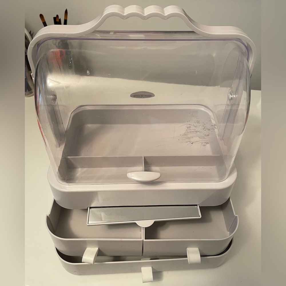 Beauty Caddy organizer with drawers